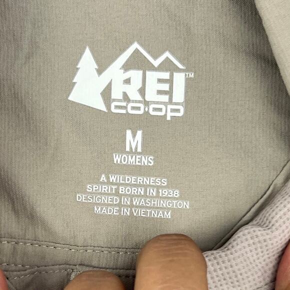 REI CO-OP tan button up longsleeve women's size Medium nylon spandex blend shirt - Picture 7 of 8